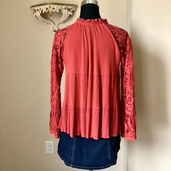 Altar'd State Blouse - Picture 5 of 9